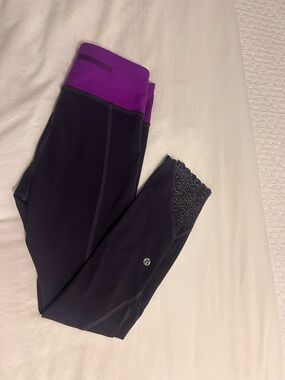 Dark purple lulu ankle cropped leggings, scalloped reflection ankle